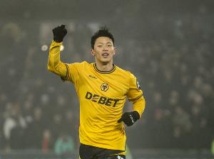 韩媒:狼队允许黄喜灿寻找新球队 薛英佑希望登陆欧洲五大联赛