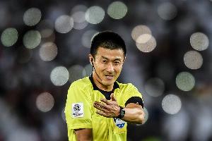 新华社:傅明主哨执法“百队杯”,强调青少年足球快乐第一