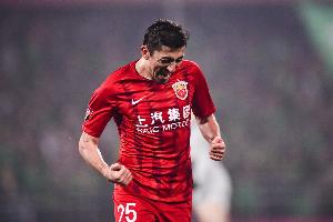 艾哈迈多夫向海港球迷送祝福:我非常想念你们,盼大家享受比赛