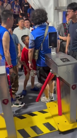 韩乔生:向被误伤申花球迷致歉,我认为借球迷身份宣泄戾气是错的